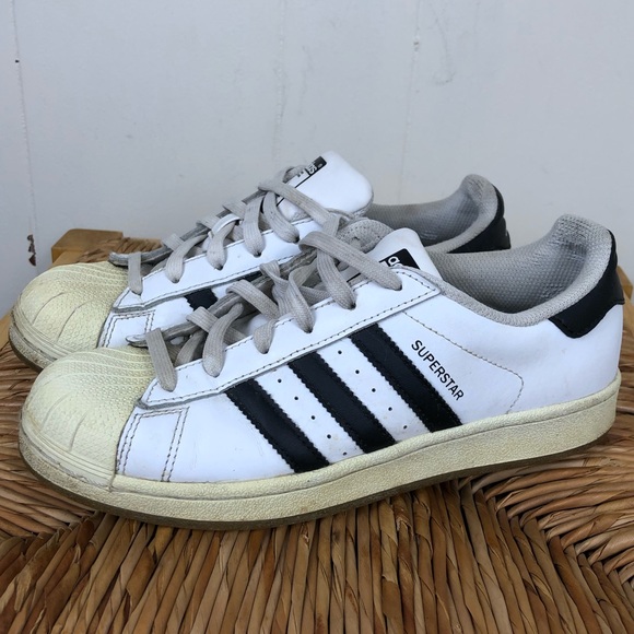 Adidas Superstar Sneakers Sz 6 - Picture 7 of 13